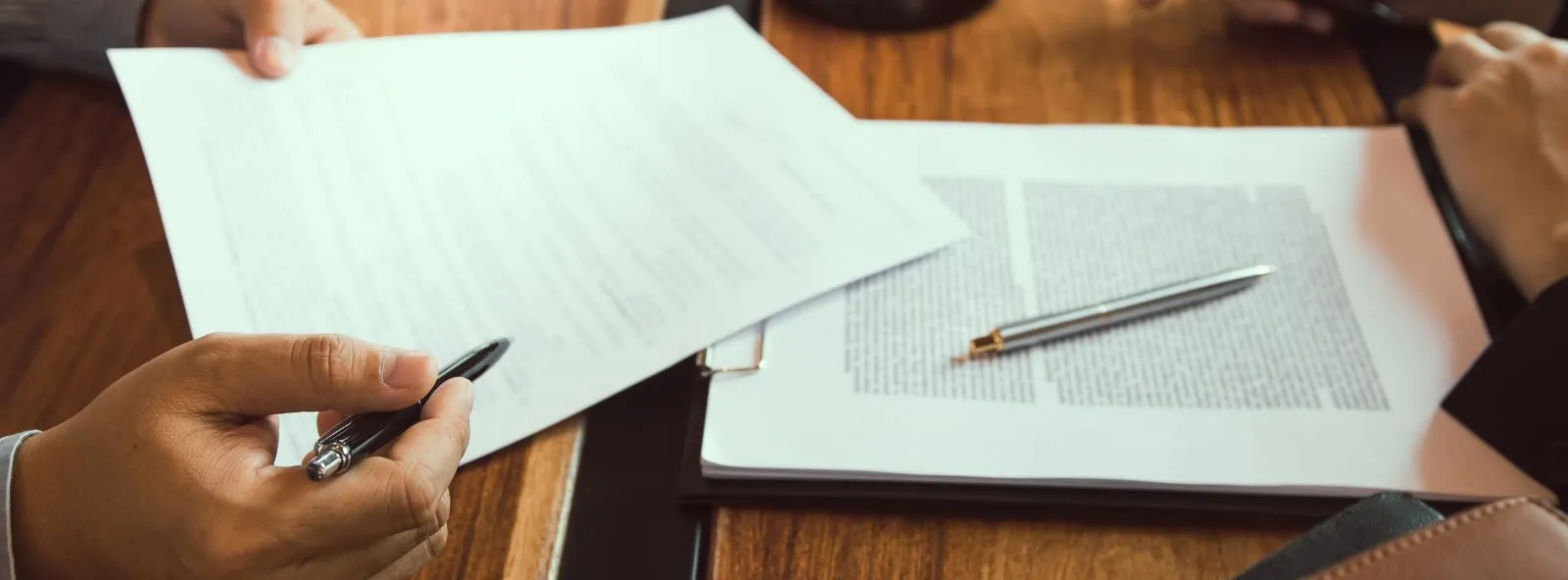 Pourquoi un Avocat ne Rend pas ses Conclusions : Causes, Recours